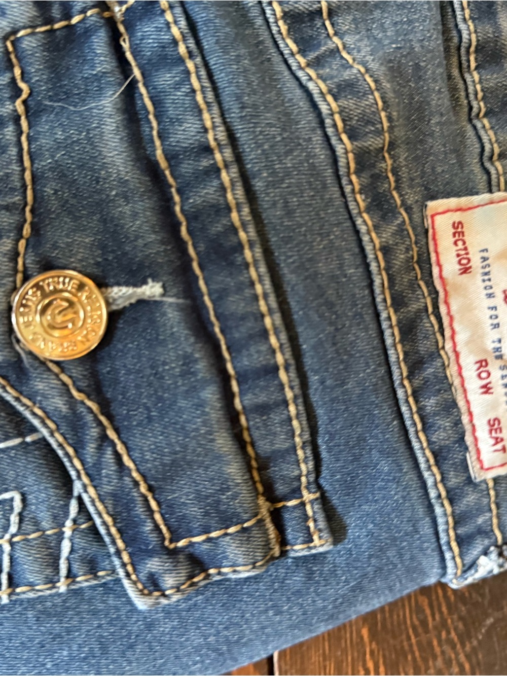 True Religion Women's Medium Wash Skinny Jeans with Signature Back Pockets - Picture 3 of 5